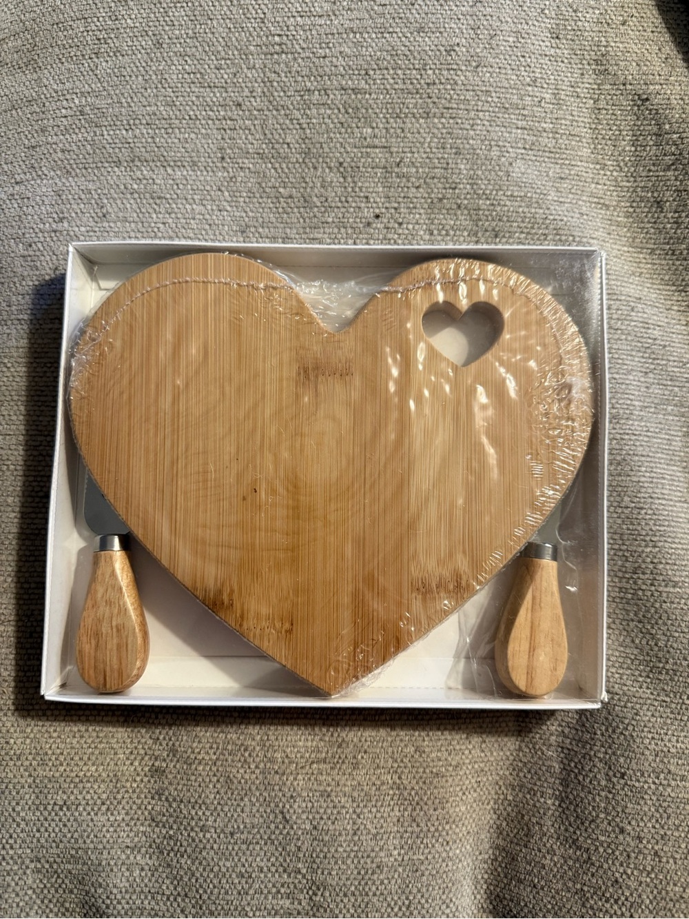 Heart bamboo charcuterie set
